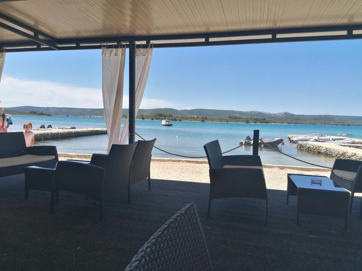 Apartments And Pansion M&R Turanj Εξωτερικό φωτογραφία