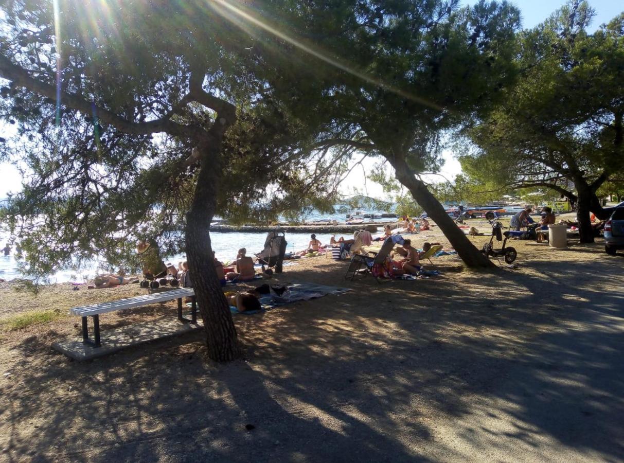 Apartments And Pansion M&R Turanj Εξωτερικό φωτογραφία