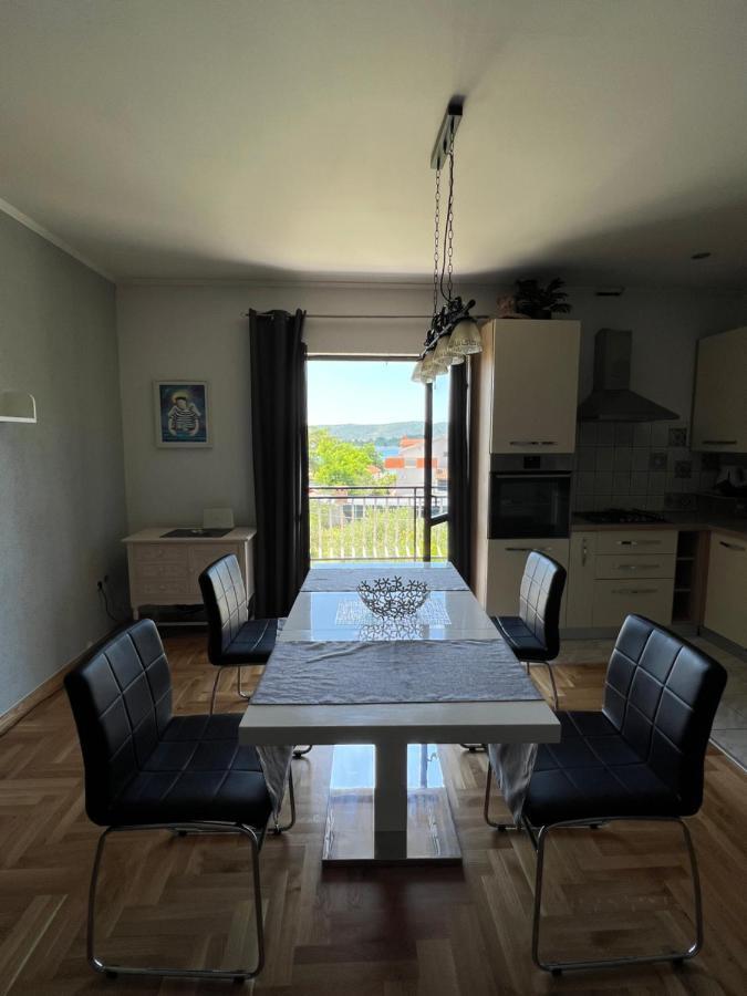 Apartments And Pansion M&R Turanj Εξωτερικό φωτογραφία