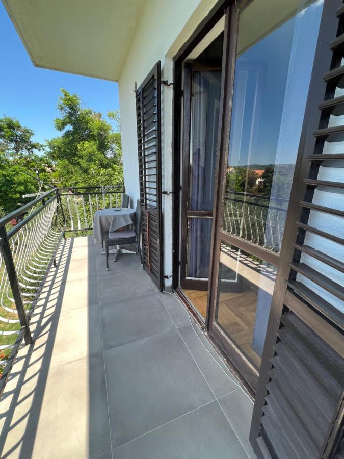 Apartments And Pansion M&R Turanj Εξωτερικό φωτογραφία