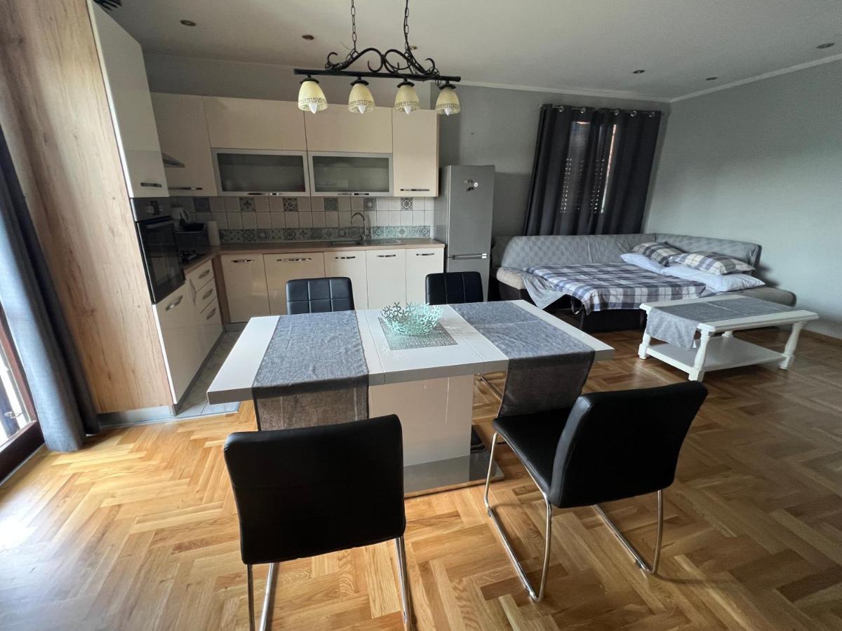 Apartments And Pansion M&R Turanj Εξωτερικό φωτογραφία