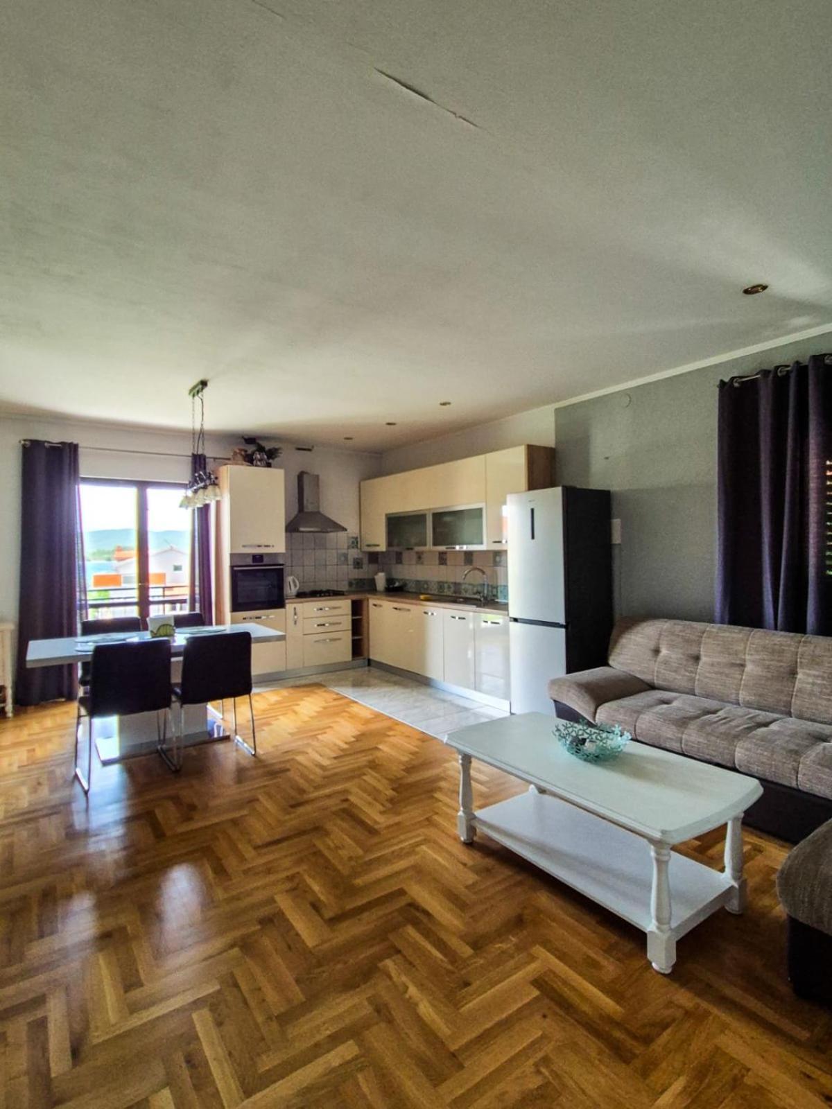 Apartments And Pansion M&R Turanj Εξωτερικό φωτογραφία