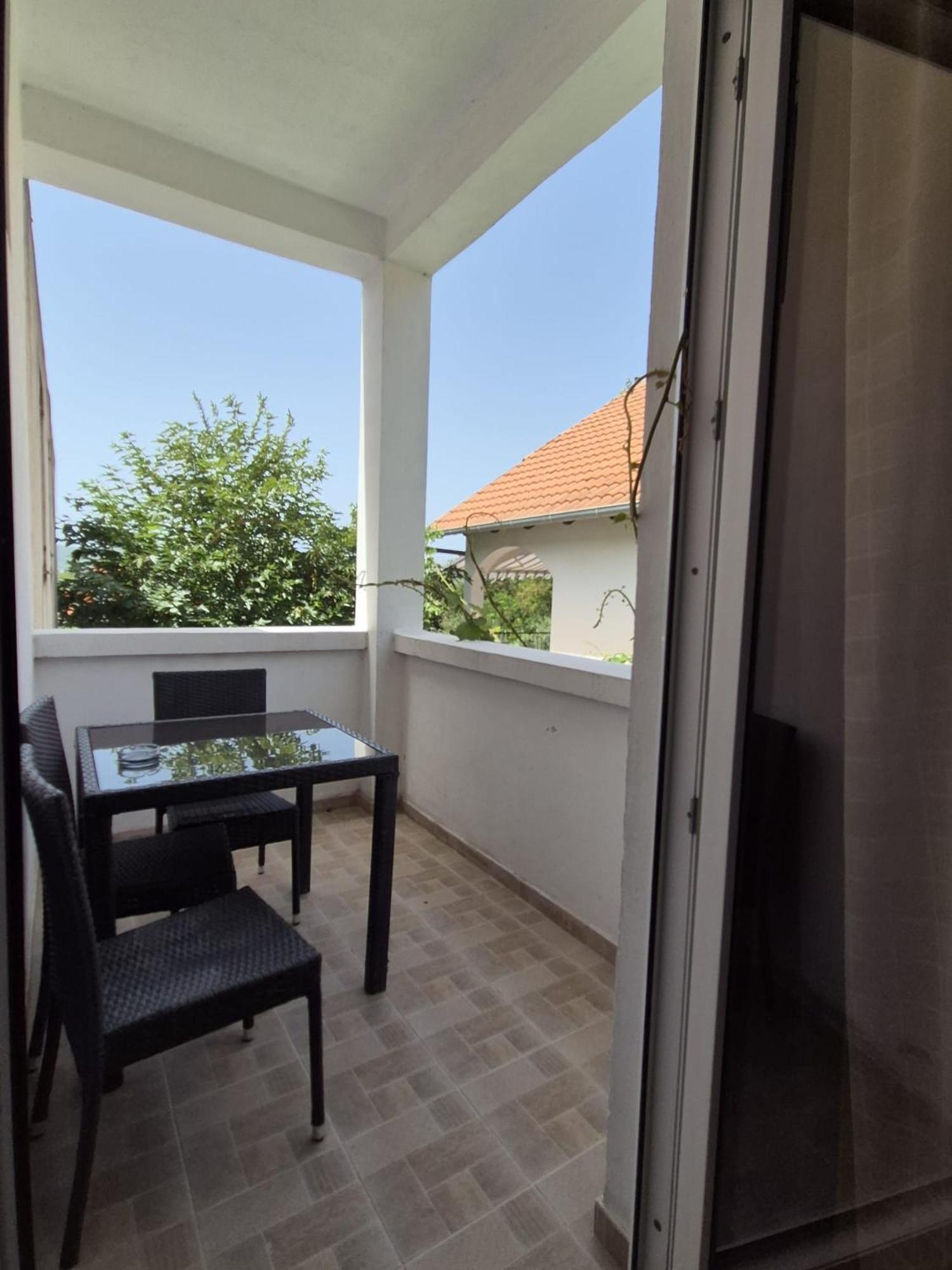 Apartments And Pansion M&R Turanj Εξωτερικό φωτογραφία