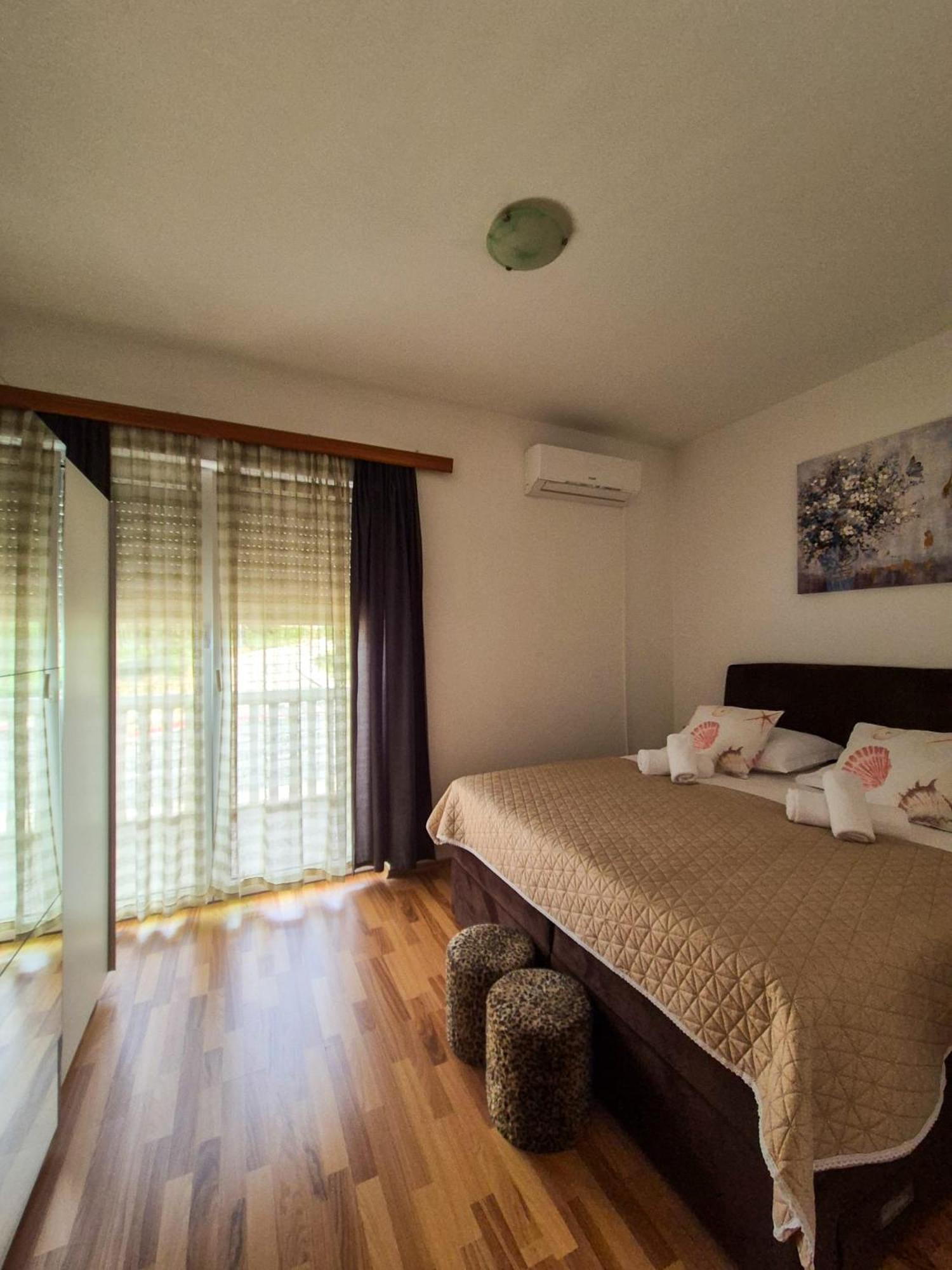 Apartments And Pansion M&R Turanj Εξωτερικό φωτογραφία