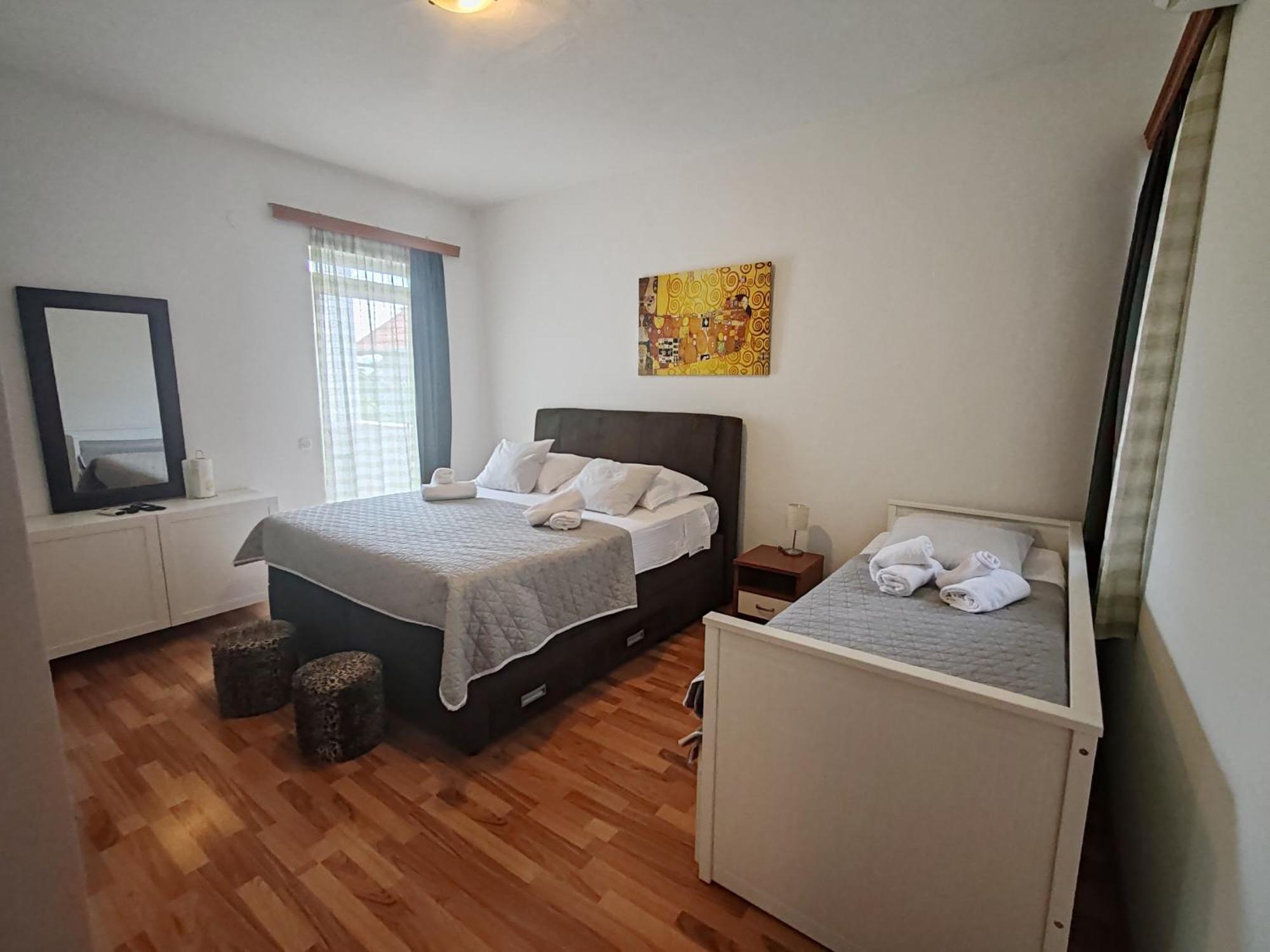 Apartments And Pansion M&R Turanj Εξωτερικό φωτογραφία