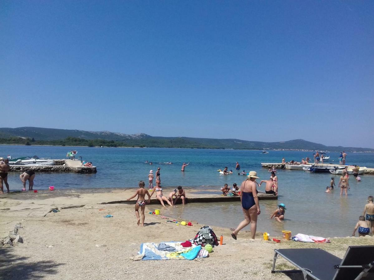 Apartments And Pansion M&R Turanj Εξωτερικό φωτογραφία